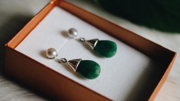2019-Earrings-Emerald-Teardrops
